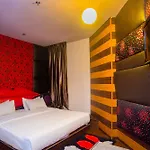 Hotel Holmes
