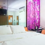 Hotel Holmes