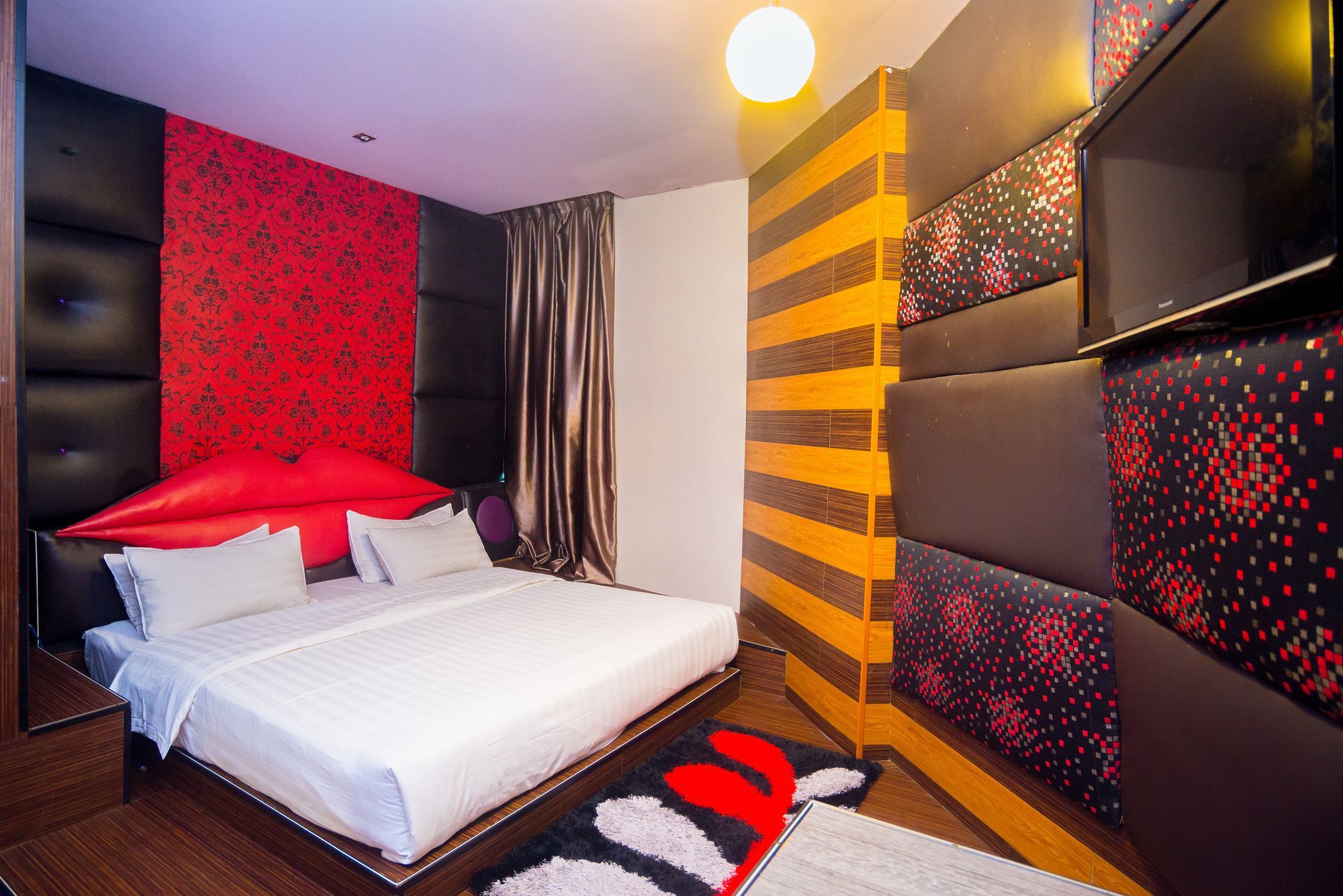 Hotel Holmes 3*